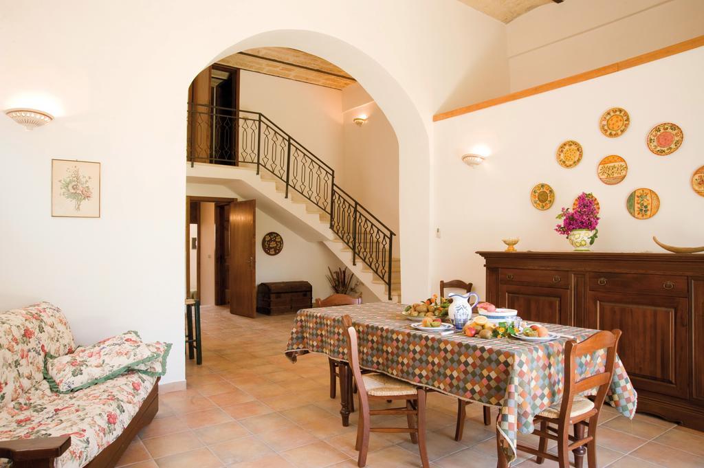 Tenuta Badessa Casalabate Ruang foto